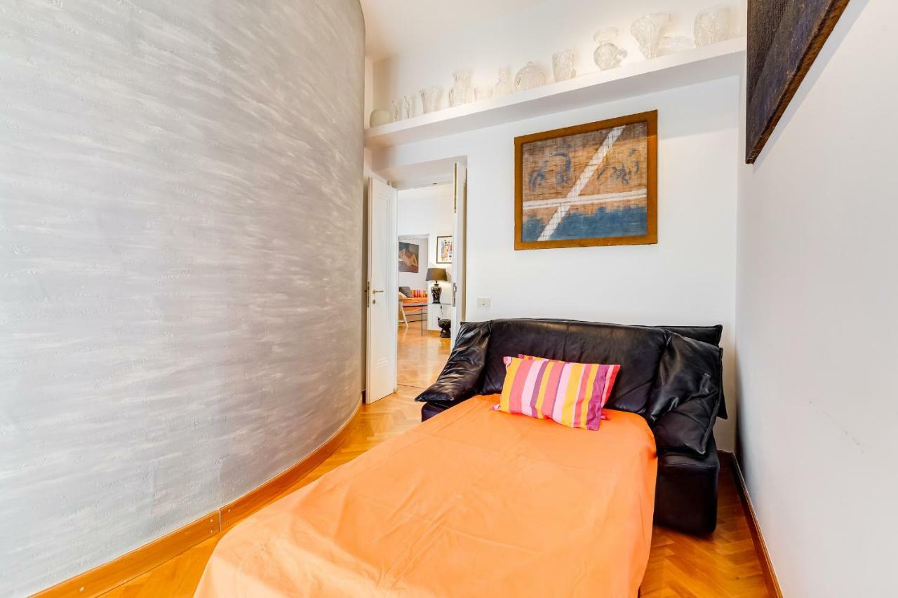 Colosseum Terrace Apartment Рим Екстер'єр фото