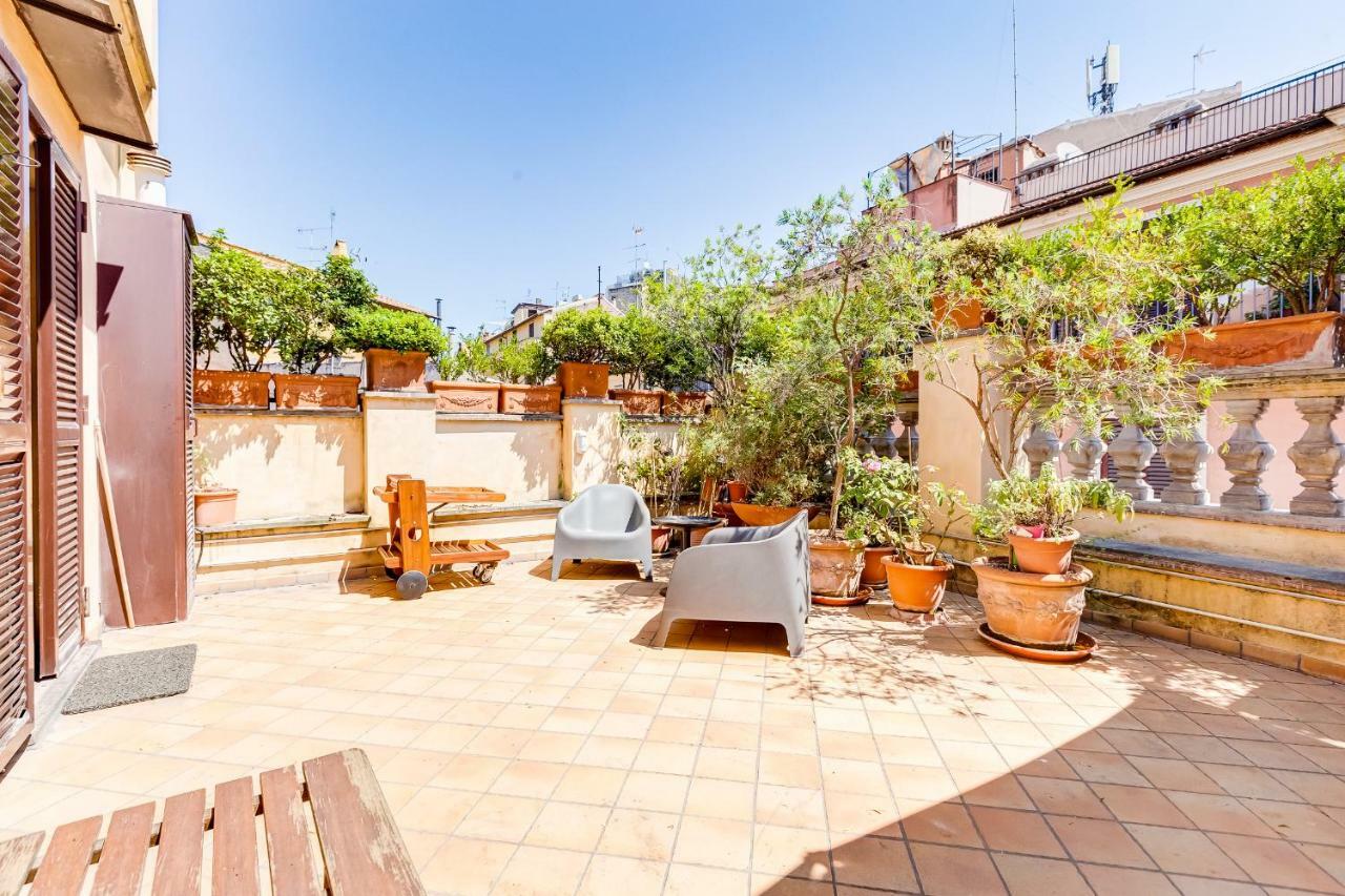 Colosseum Terrace Apartment Рим Екстер'єр фото