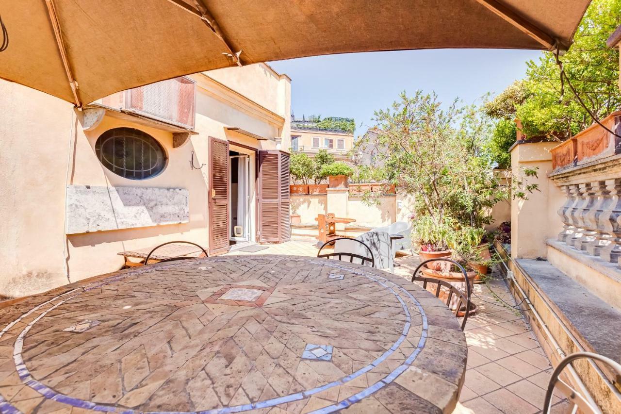 Colosseum Terrace Apartment Рим Екстер'єр фото